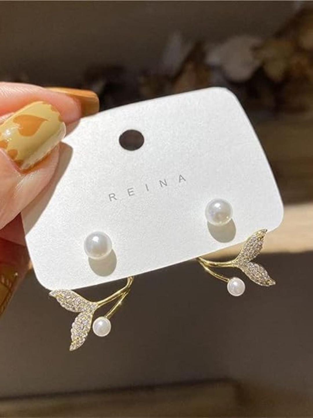 EL REGALO Gold-Plated Contemporary Studs Earrings