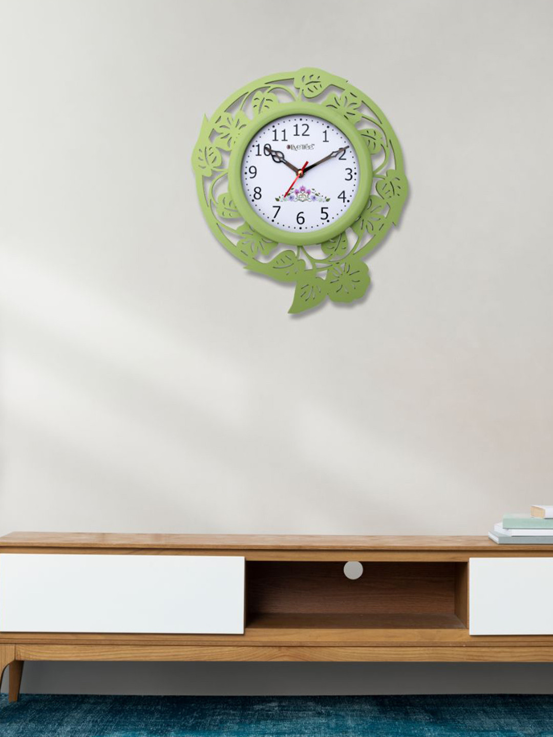 OLIVE TREE Non-Ticking Green Wood Silent Clock Round Battery Analogue Wall Clock-29cm