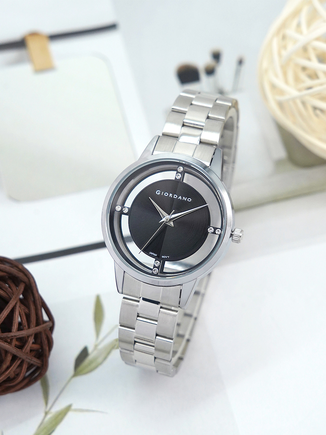 GIORDANO Women Stainless Steel Bracelet Style Straps Analogue Watch GZ-60078-11