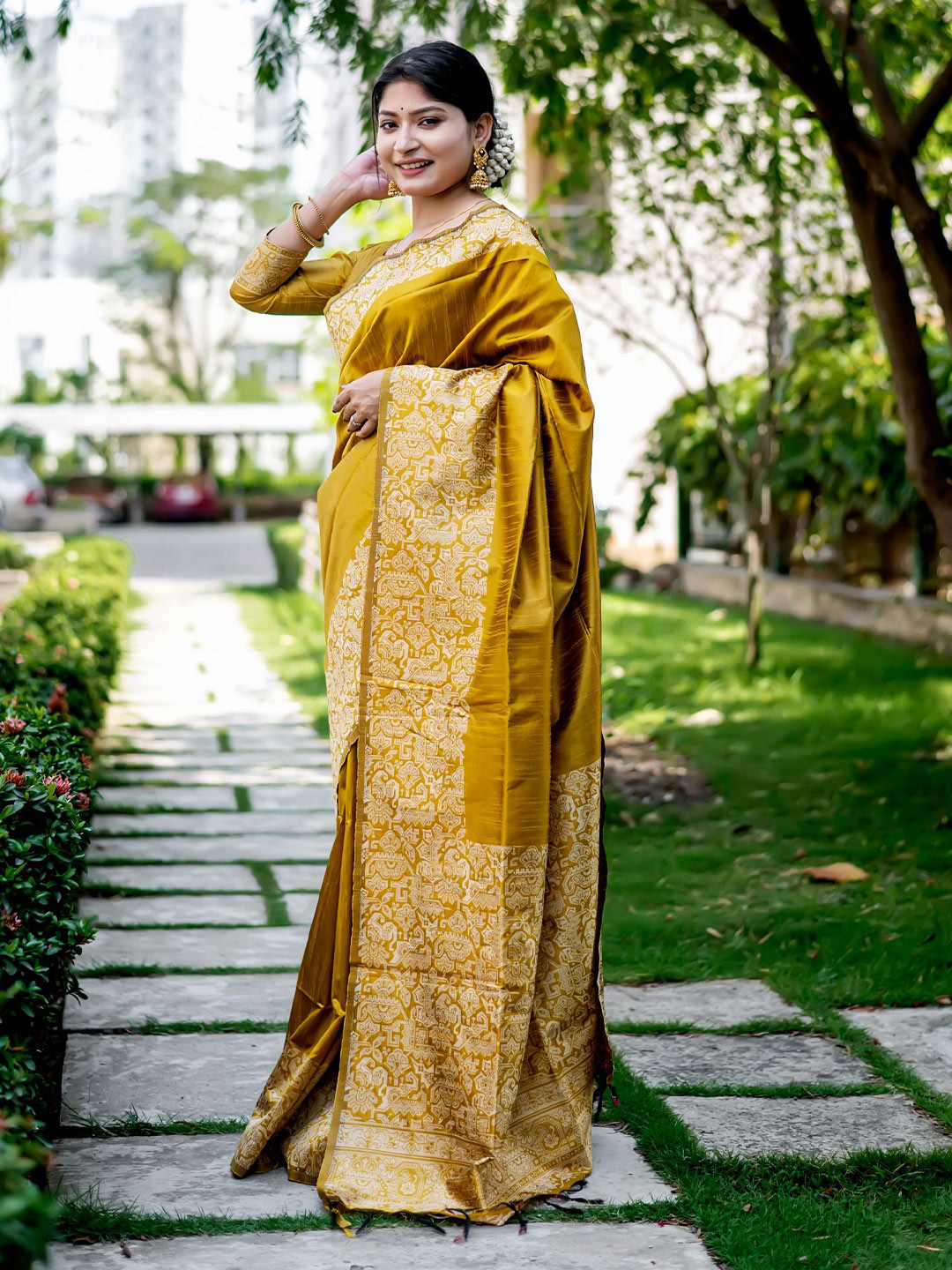 VISHNU WEAVES Zari Bhagalpuri Saree