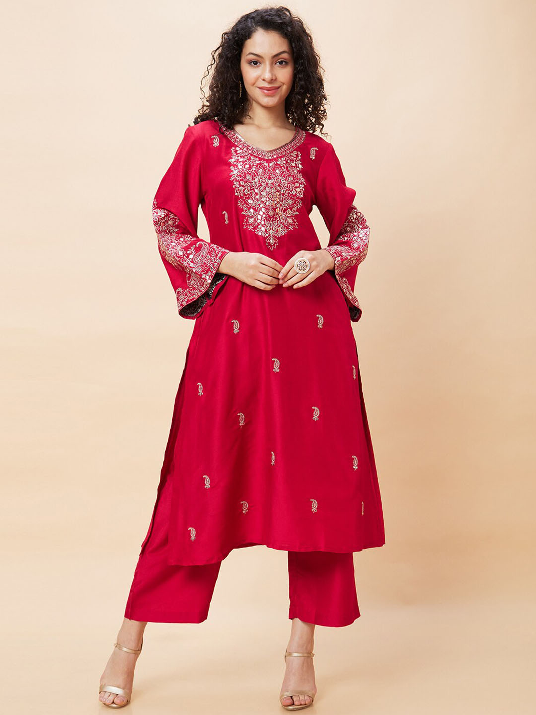 Globus Women Embroidered Straight Kurta And Trouser