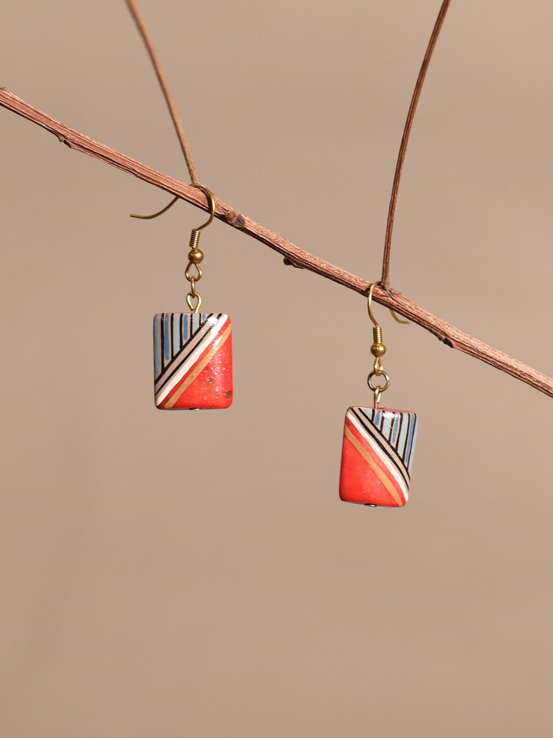 AAKRITI ART CREATIONS Brass-Plated Wood Square-Shaped Drop Earrings