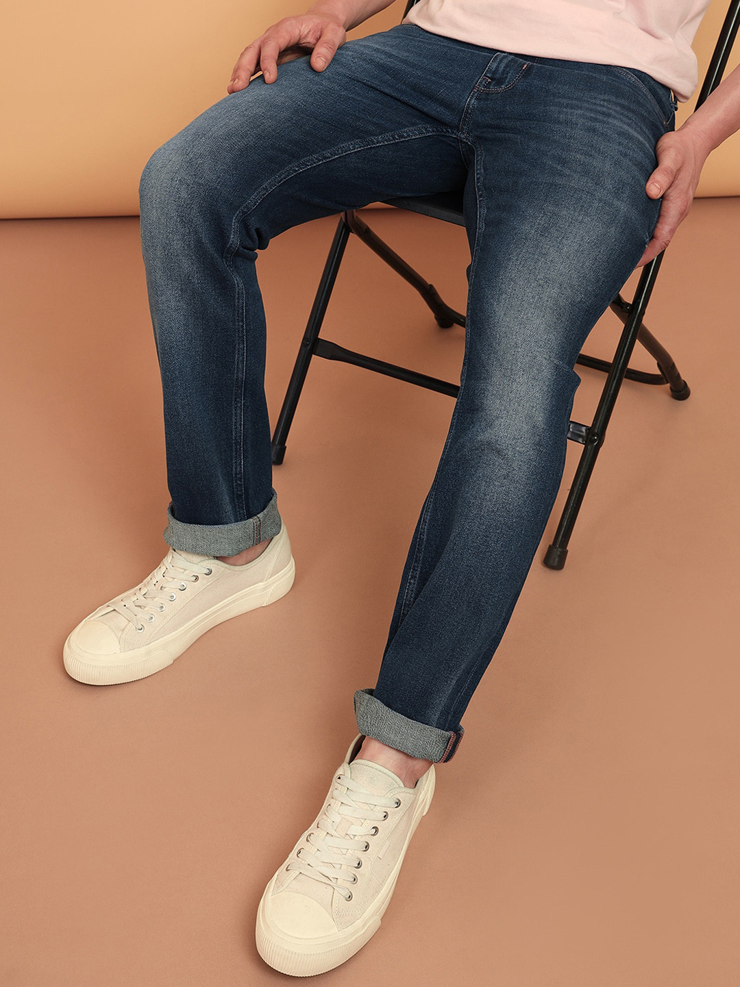 Wrangler Men Destroy All Miles Millard Straight Fit Heavy Fade Stretchable Jeans