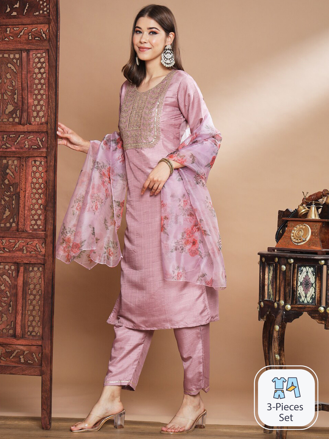 PPTOSS Floral Embroidered Thread Work Kurta With Trousers & Dupatta