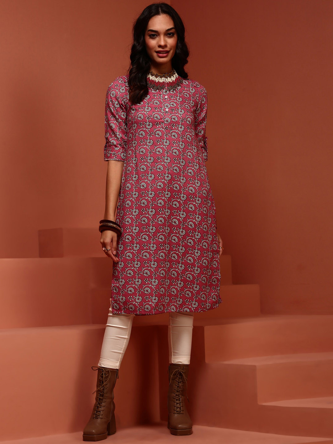 IMARA Floral Printed Thread Work Kurta
