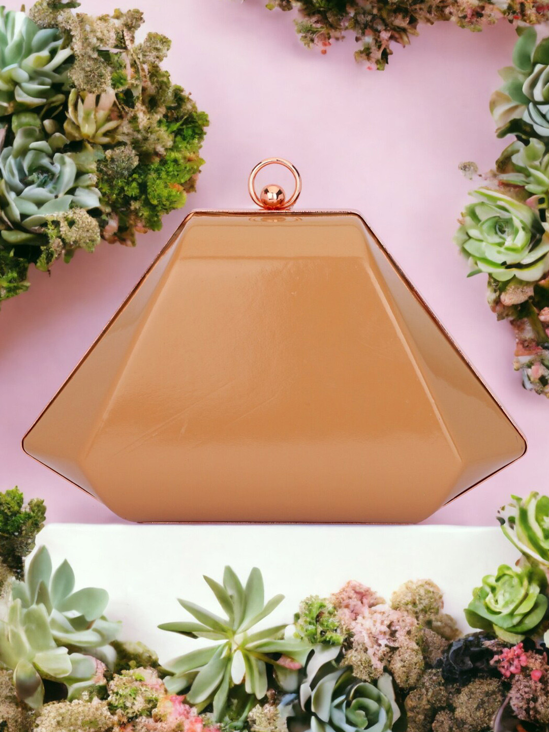 Toobacraft Pyramid Box Clutch