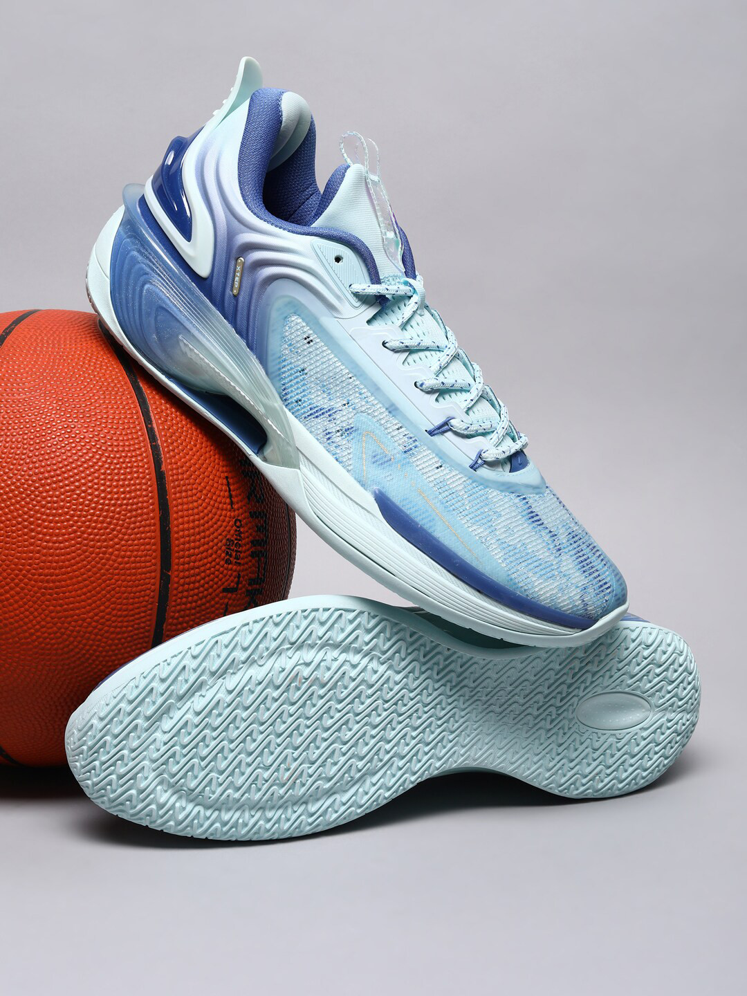 Xtep Men Feather Foam Basketball Shoes