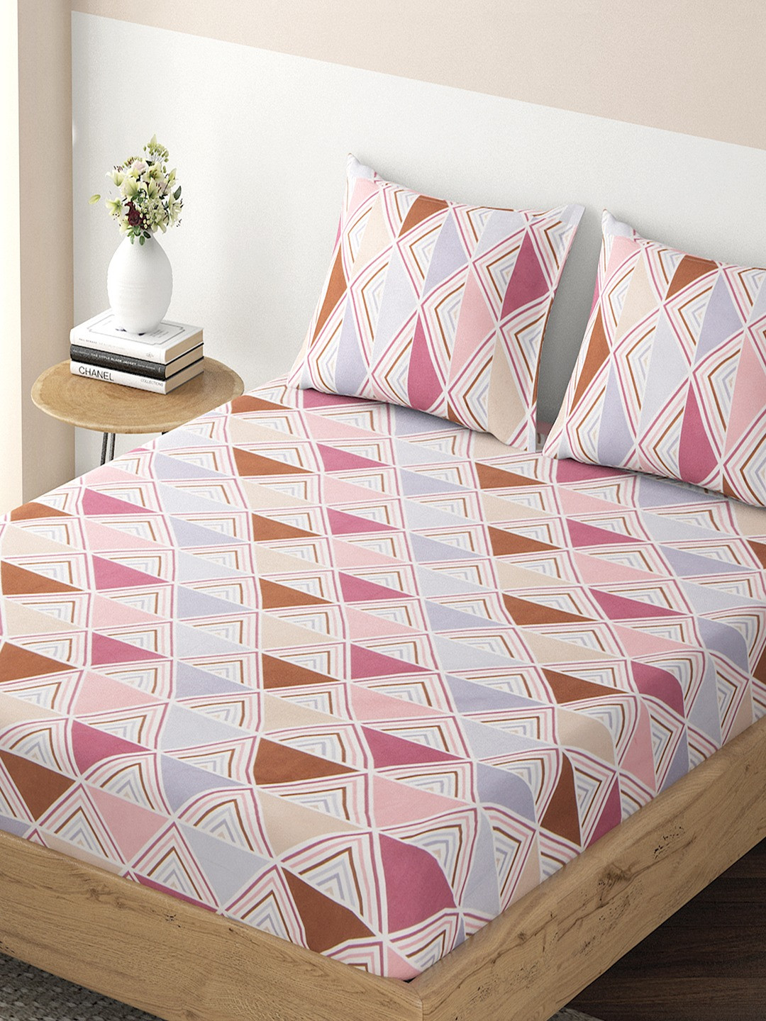 HOKIPO Velar Fur Sib Pink Geometric Microfiber Fitted King Fine Bedsheet with 2 Pillow Covers-198 x 182 cm