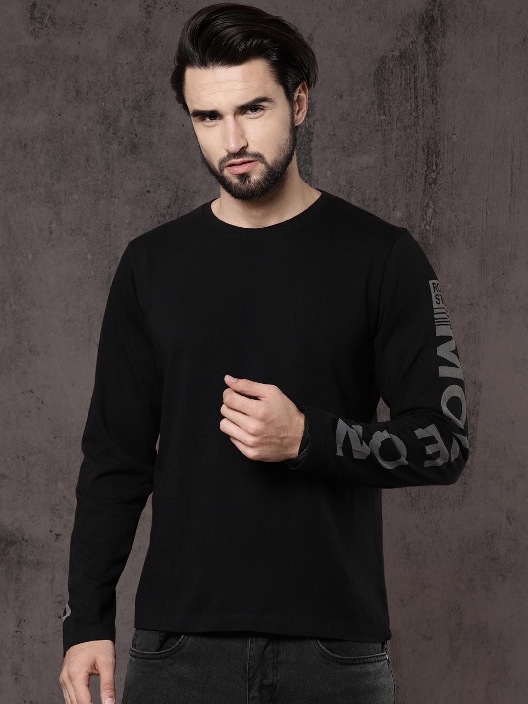 Black t shirt outlet mens round neck