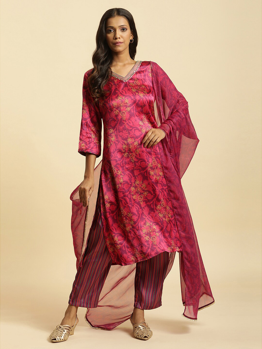 W Purple & Gold-Toned Floral Printed Gotta Patti Dupatta