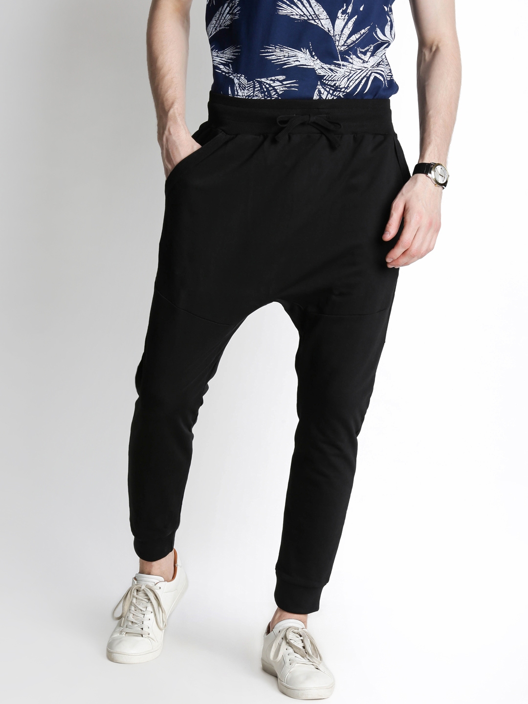 Buy SF JEANS By Pantaloons Men Black Relaxed Regular Fit Solid