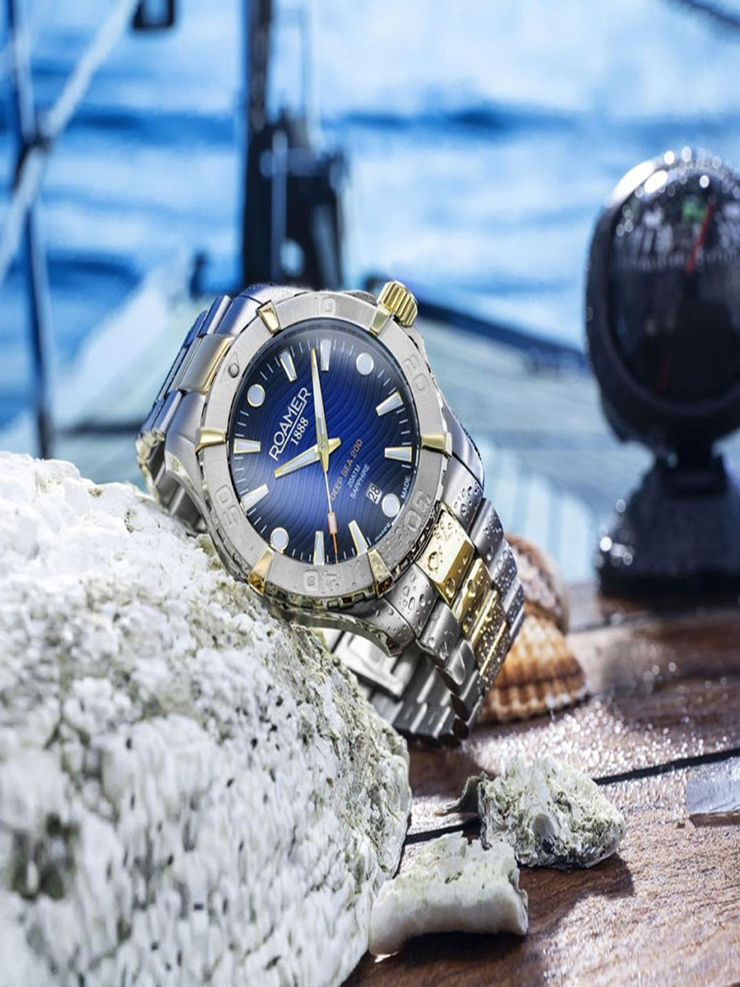 ROAMER Men Blue Dial & Silver Toned Stainless Steel Bracelet Style Straps Analogue Watch 860833 47 45 70