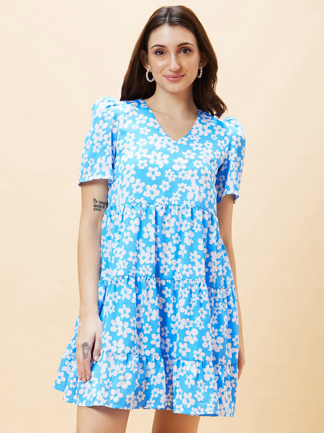 Globus Blue Floral Printed V-Neck Puff Sleeve Gathered Tiered Crepe A-Line Dress