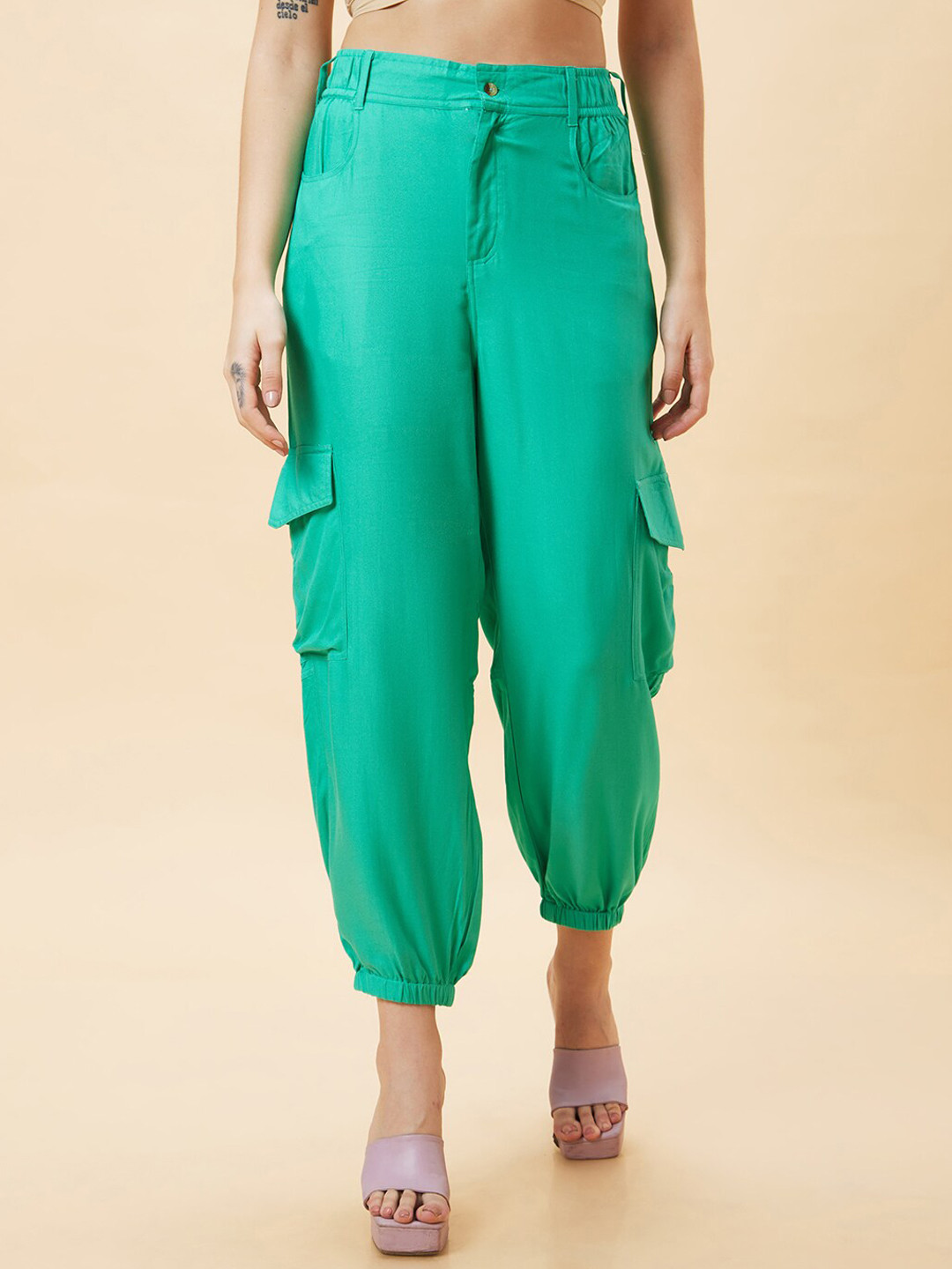 Globus Women Loose Fit High-Rise Flat-Front Cargo Joggers