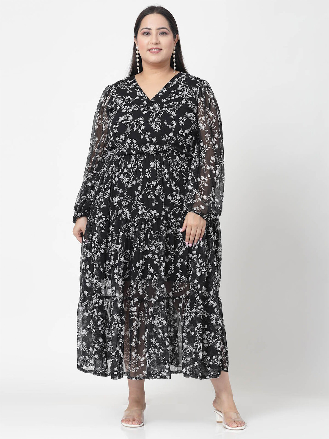 plusS Plus Size Black & White Floral Printed V-Neck Puff Sleeves Fit & Flare Dress