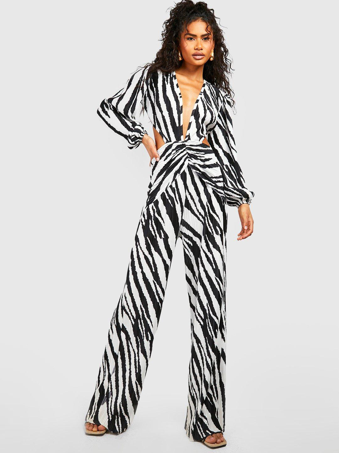 Boohoo Animal Print Cut-Out Detail Plisse Jumpsuit