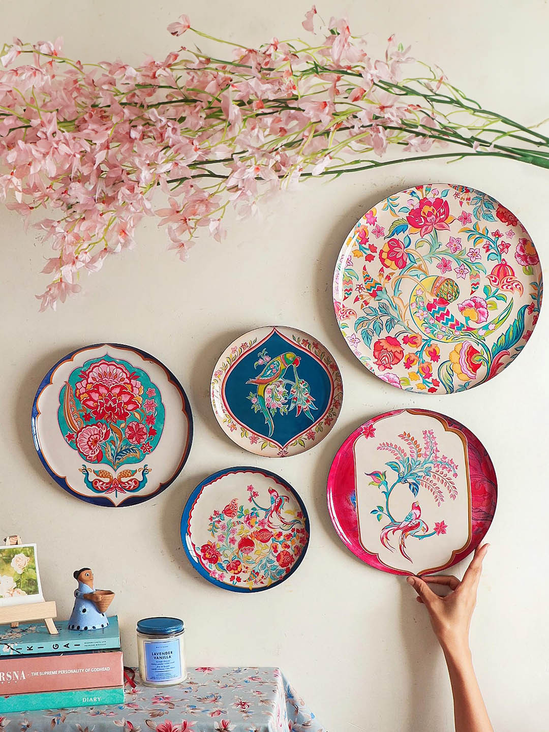 Ritualistic Birds of Paradise Metal Floral Glossy Hanging Hall 5Pcs Wall Plates-12In