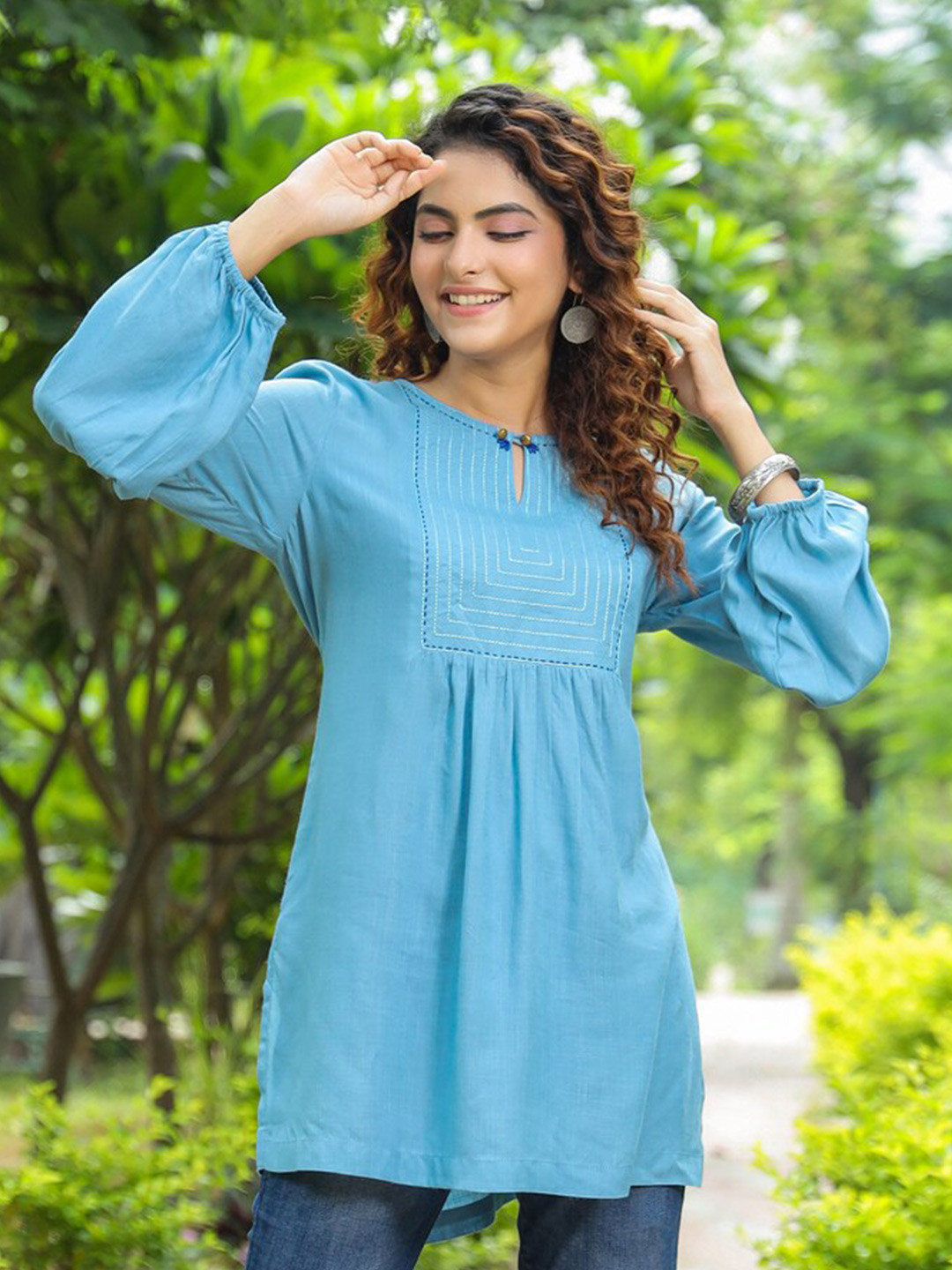 Rain & Rainbow Geometric Embroidered Keyhole Neck Puff Sleeves Thread Work Kurti