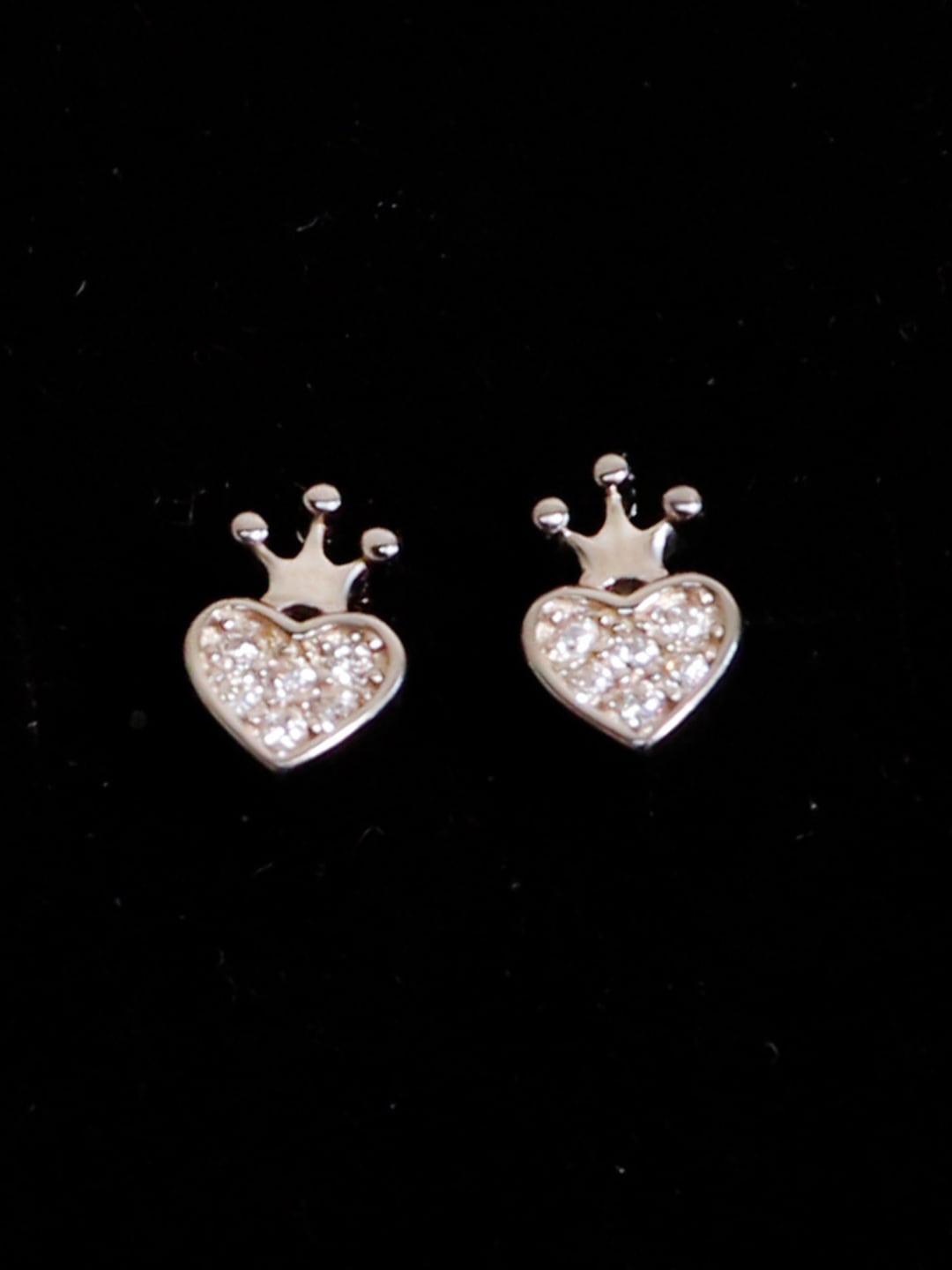 Zarkan Contemporary Heart Studs Earrings