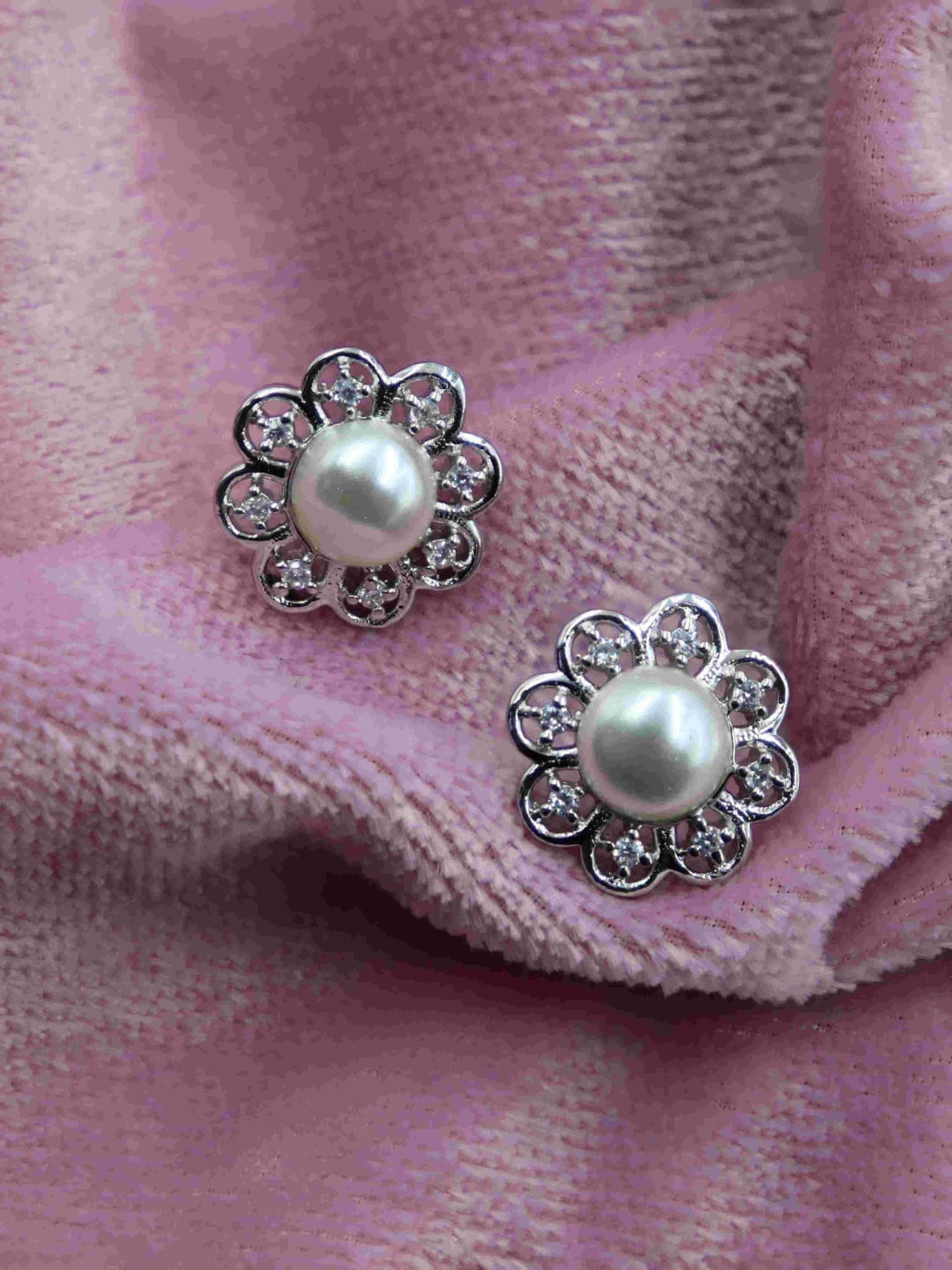Zarkan Contemporary Sterling Silver Studs Earrings