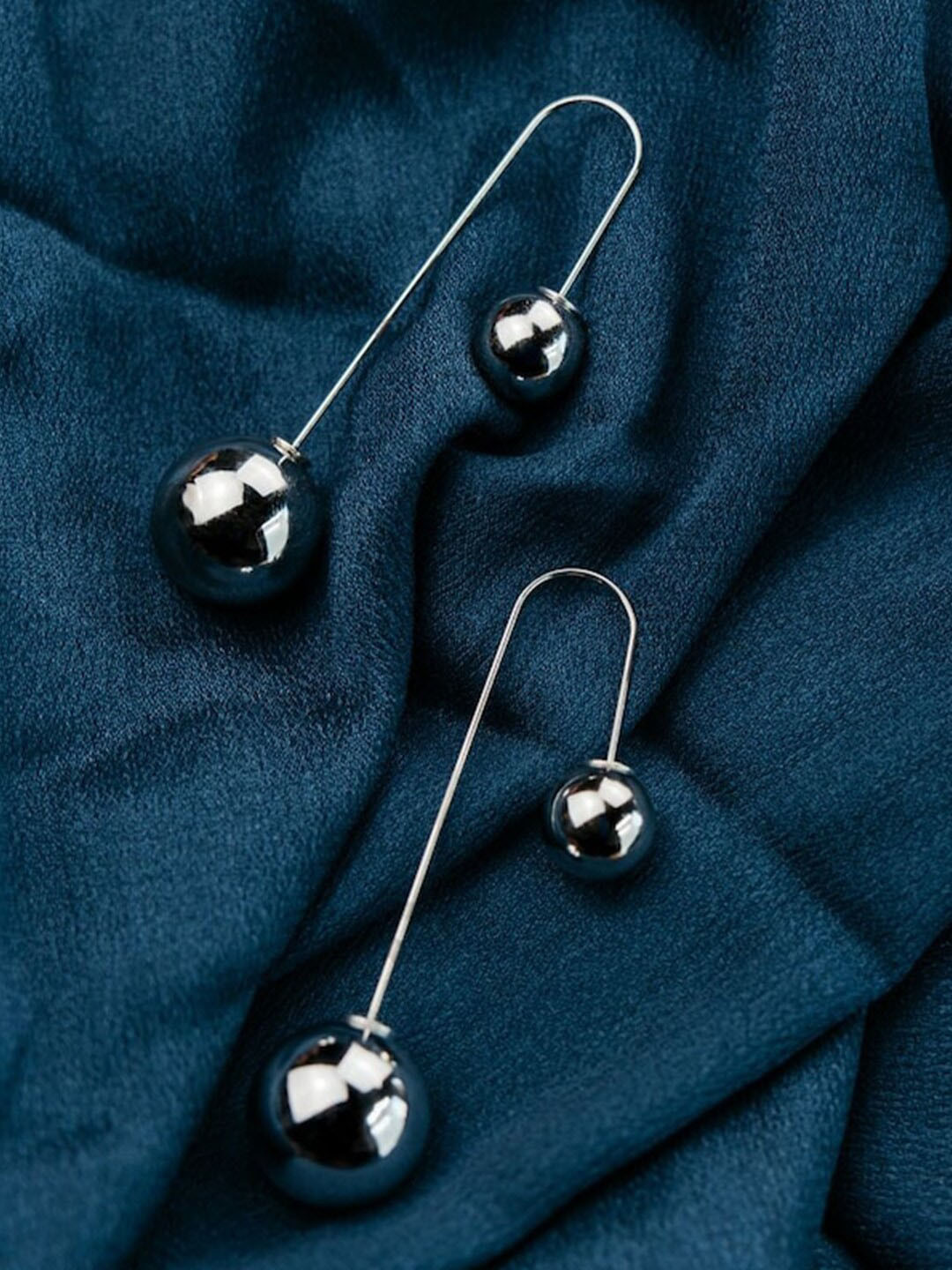 PRIVIU Rhodium-Plated Artificial Beaded Quirky Drop Earrings