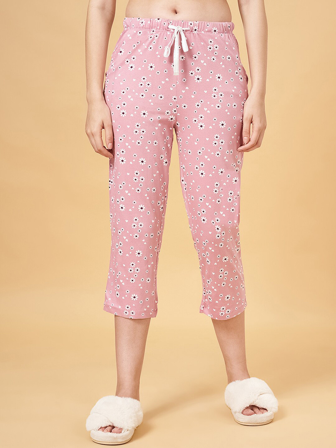 Dreamz by Pantaloons Women Floral Printed Cotton Lounge Capri