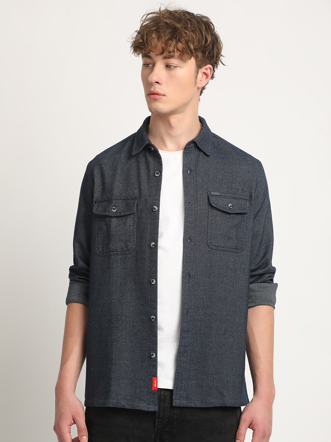 THE BEAR HOUSE Slim Fit Chest Pocket Chambray Pure Cotton Casual Shirt