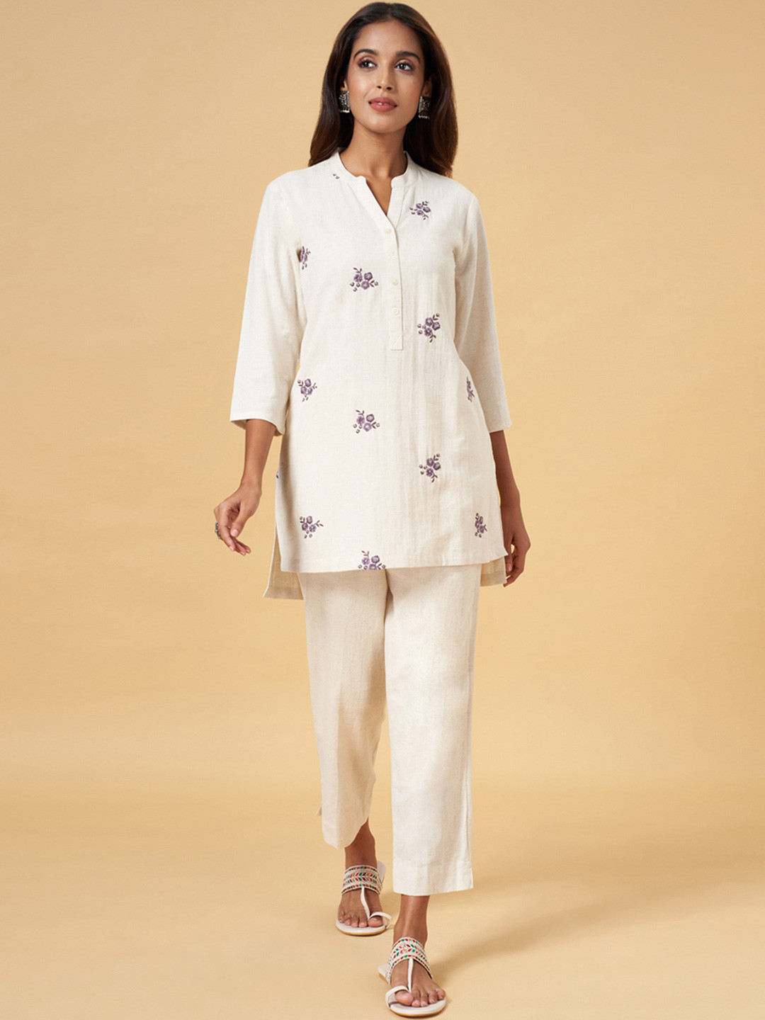RANGMANCH BY PANTALOONS Embroidered Straight Kurti