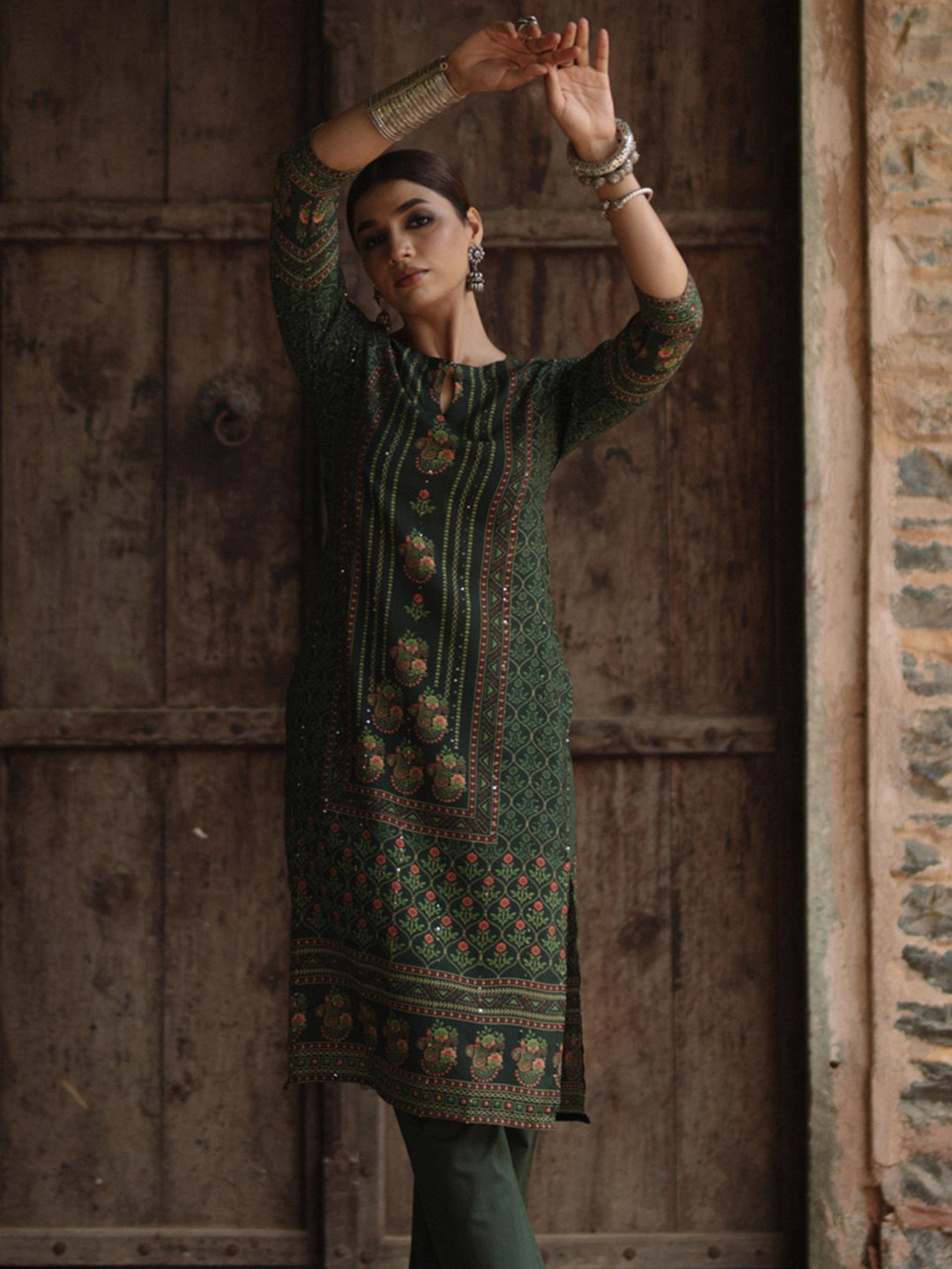 anayna Women Floral Printed Regular Sequinned Kurta with Trousers