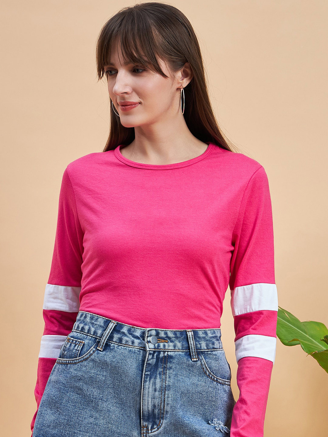 MINT STREET Women Fuchsia V-Neck Pockets T-shirt