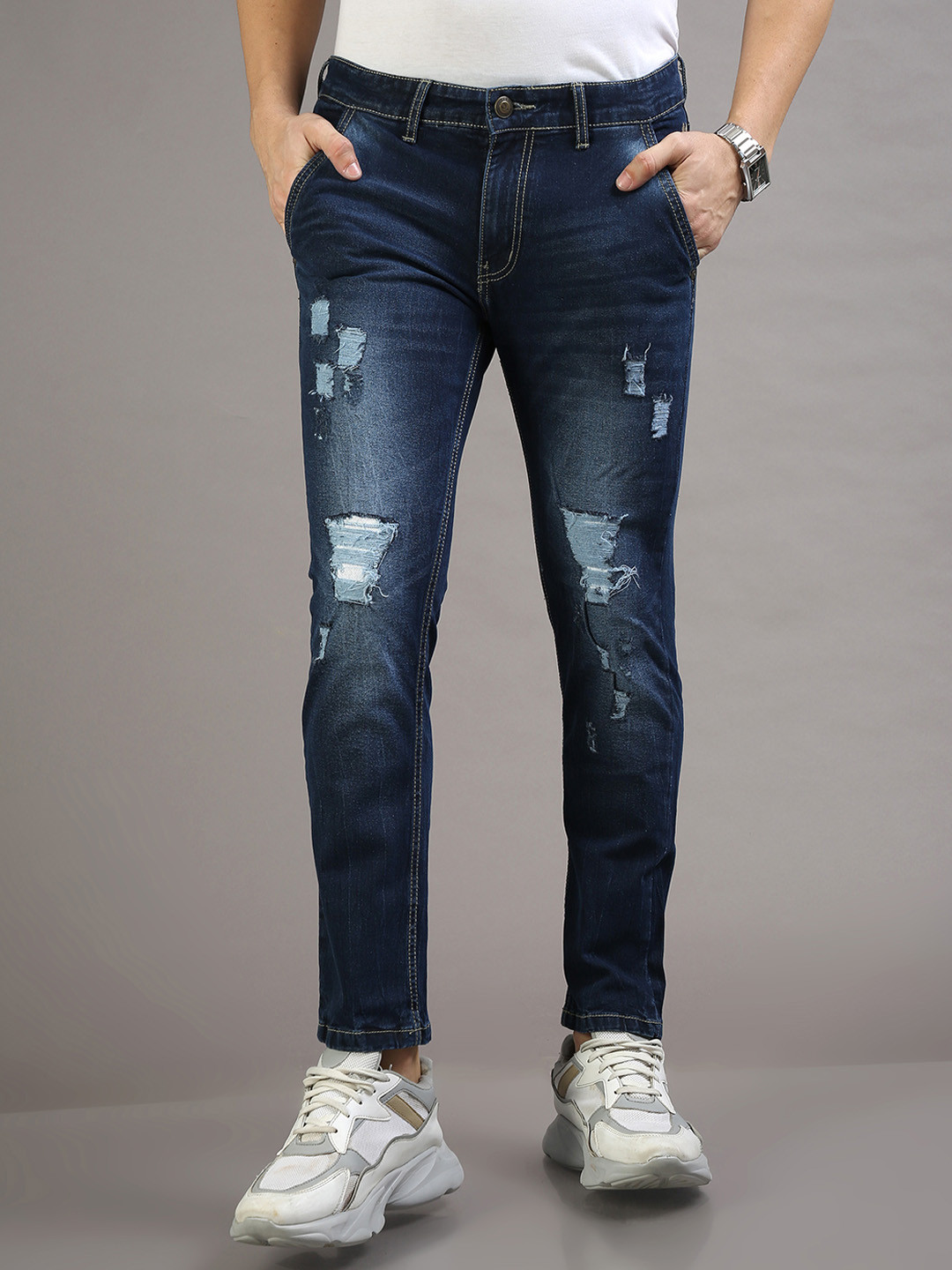 VUDU Men Narrow Slim Fit Mildly Distressed Light Fade Stretchable Jeans