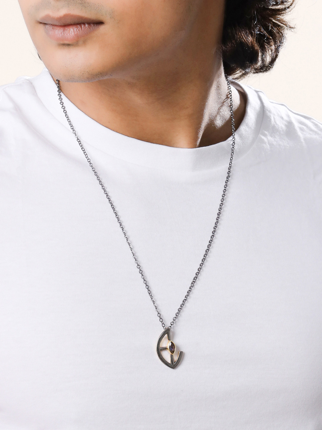 Kicky And Perky Sterling Silver Stone-Studded Vanguard Emblem Pendant With Chain