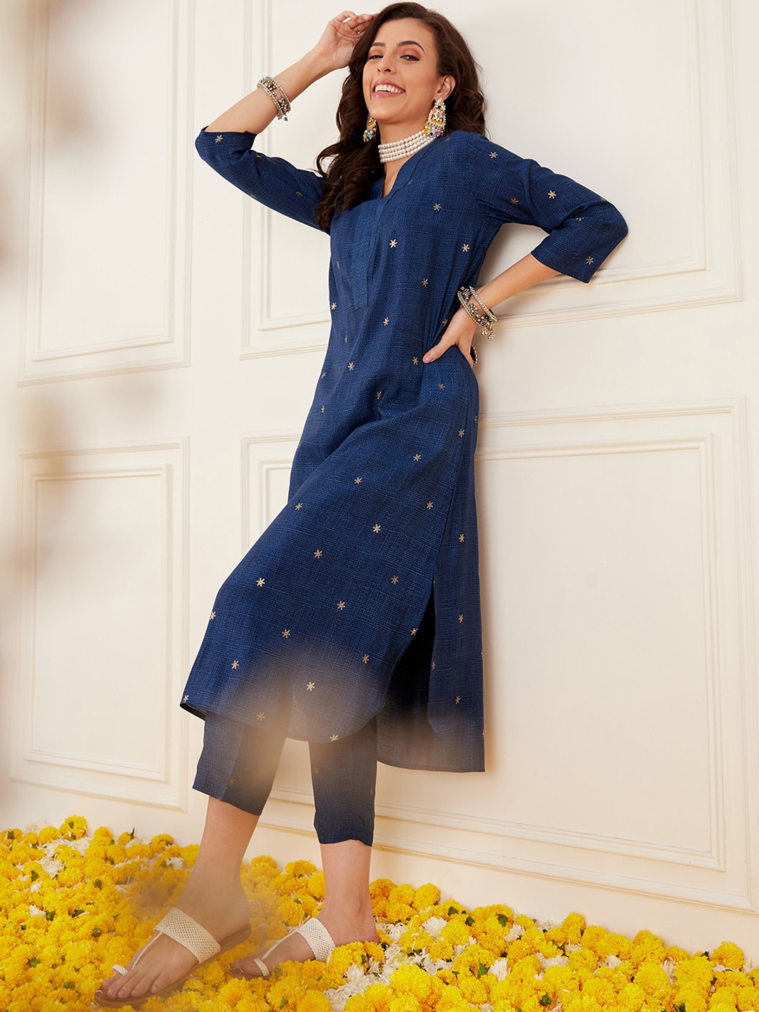 Sangria Ethnic Motifs Printed V-Neck Straight Kurta With Trouser
