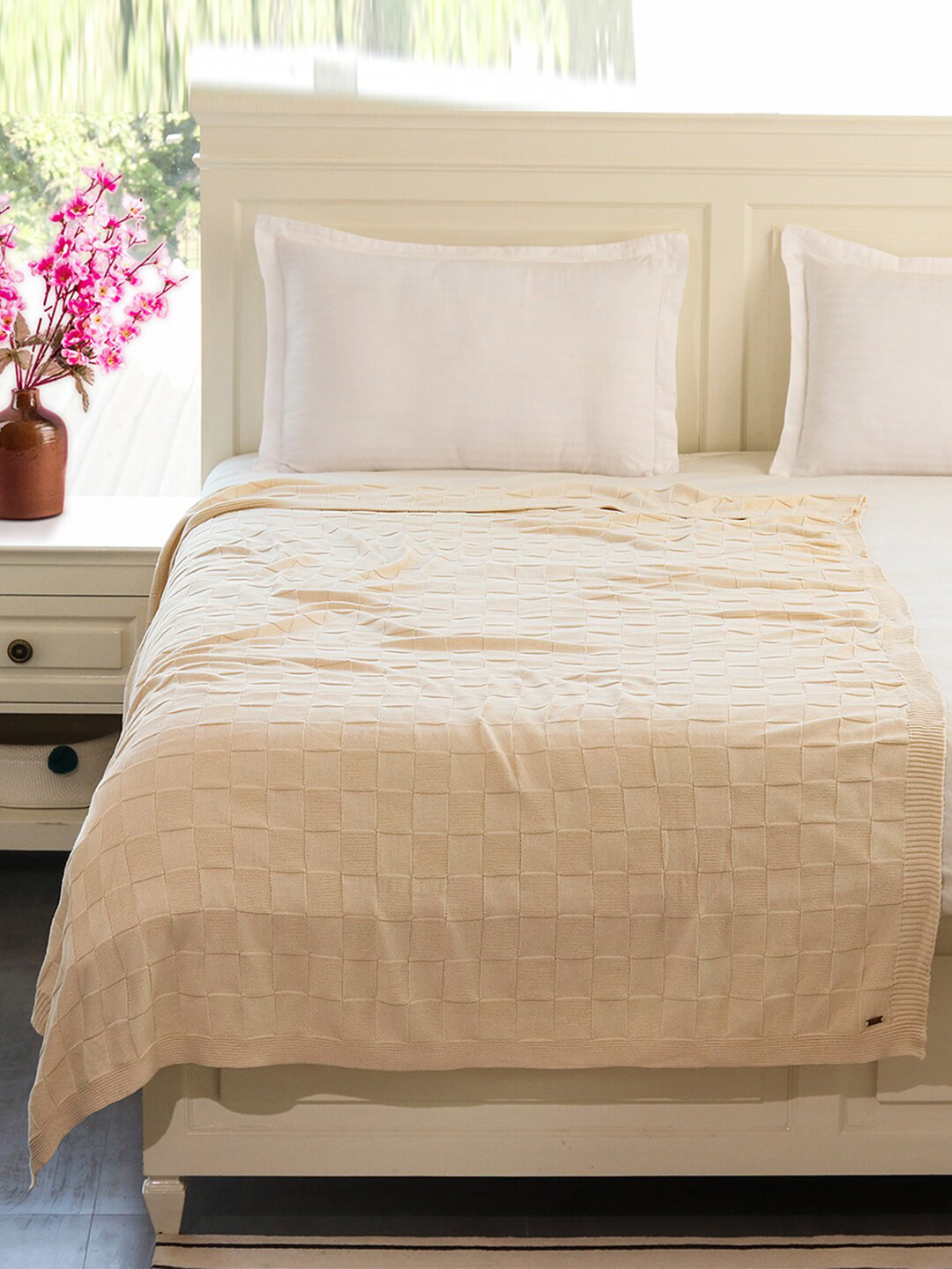 Pluchi Off White Checked Cotton AC Room 350 GSM Single Bed Dohar