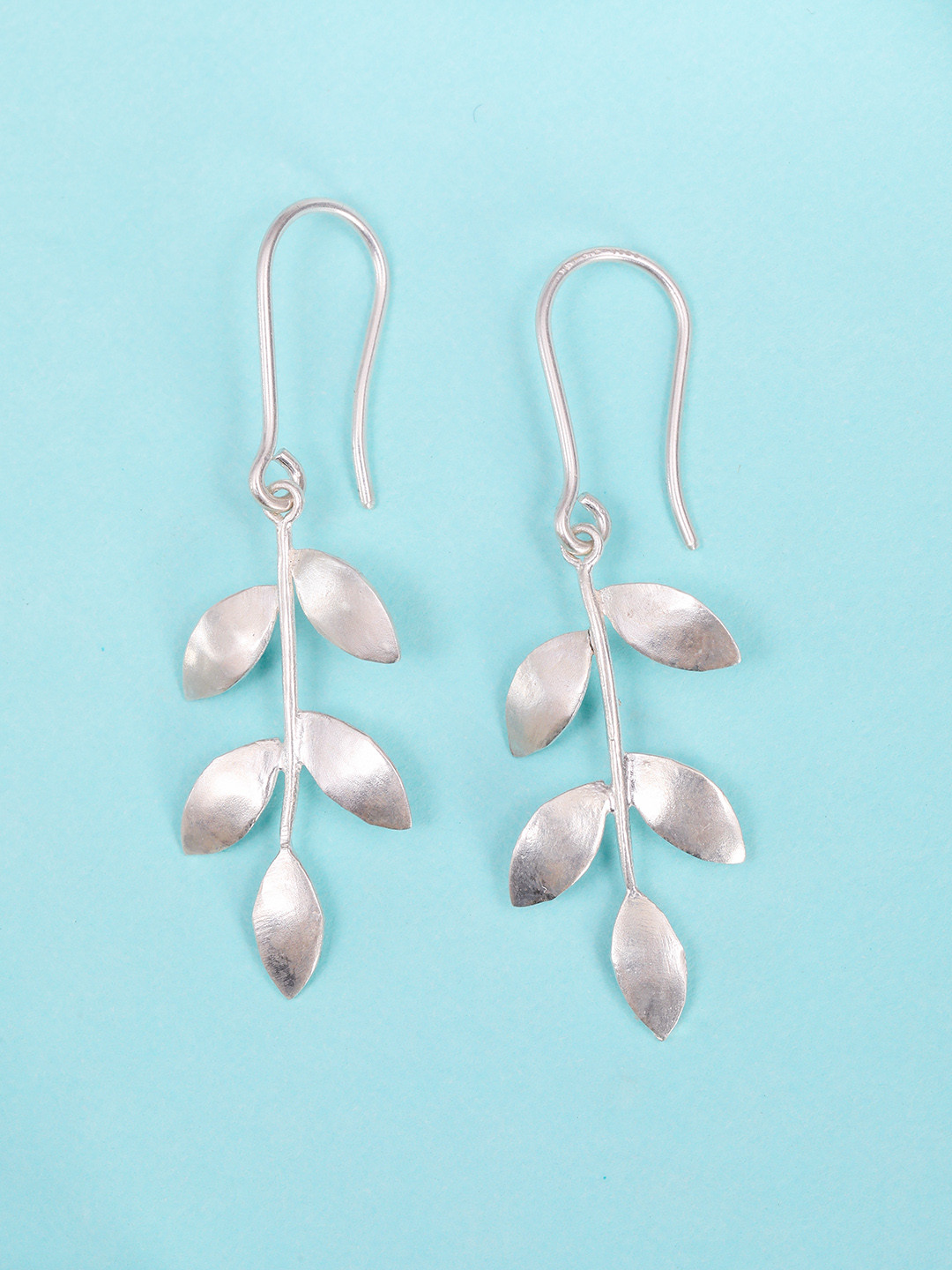 Unniyarcha Silver-Plated 92.5 Silver Contemporary Drop Earrings