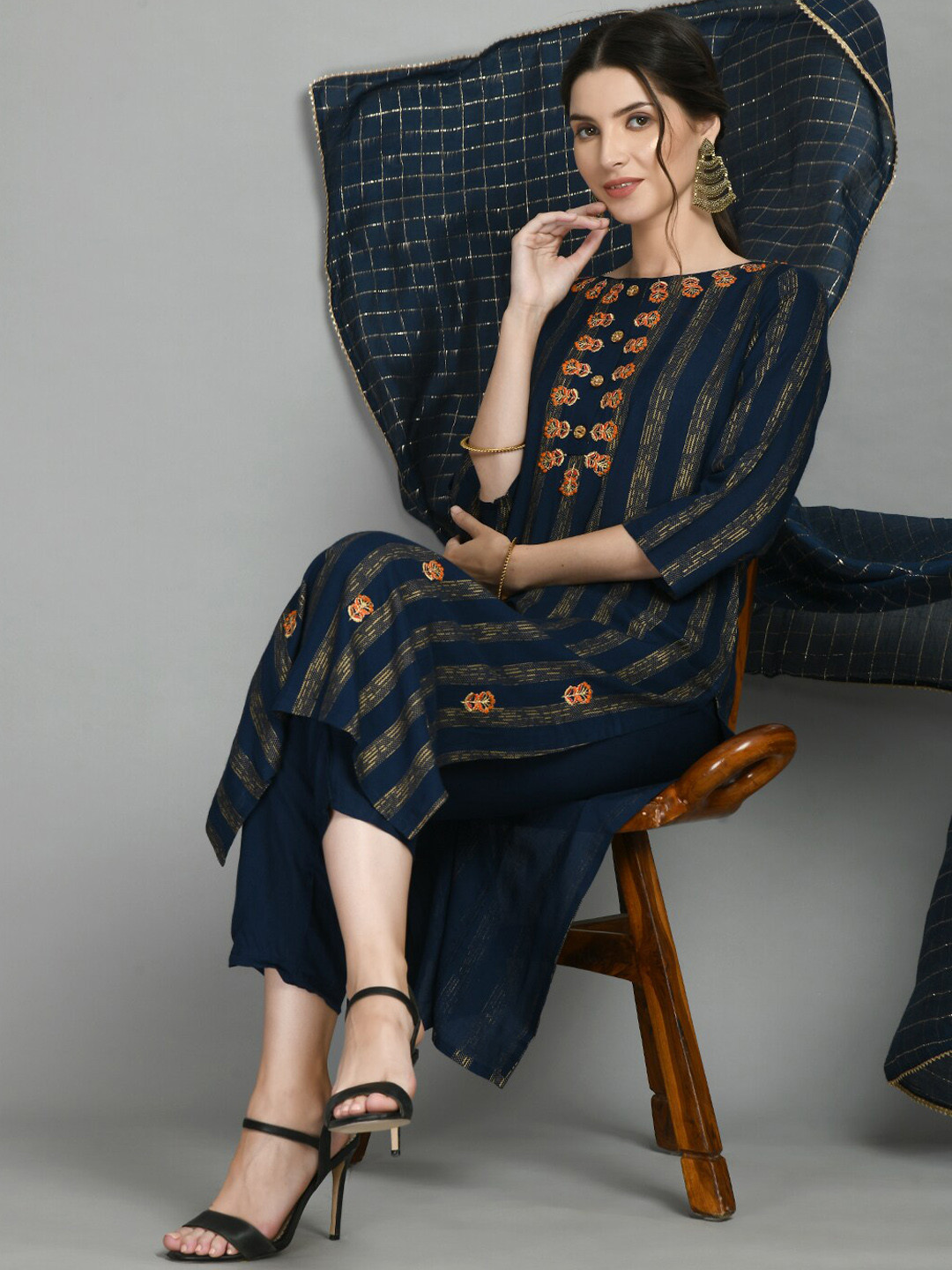 DOISA Floral Embroidered Thread Work Kurta With Trousers & Dupatta