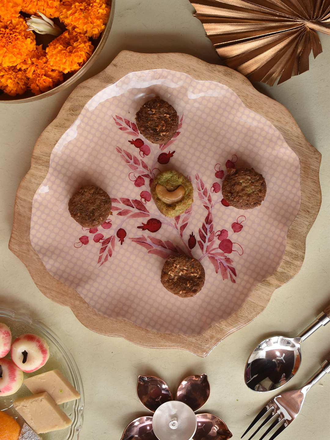 TWIG STORY Pink & Brown Cashew Printed Wood Platter