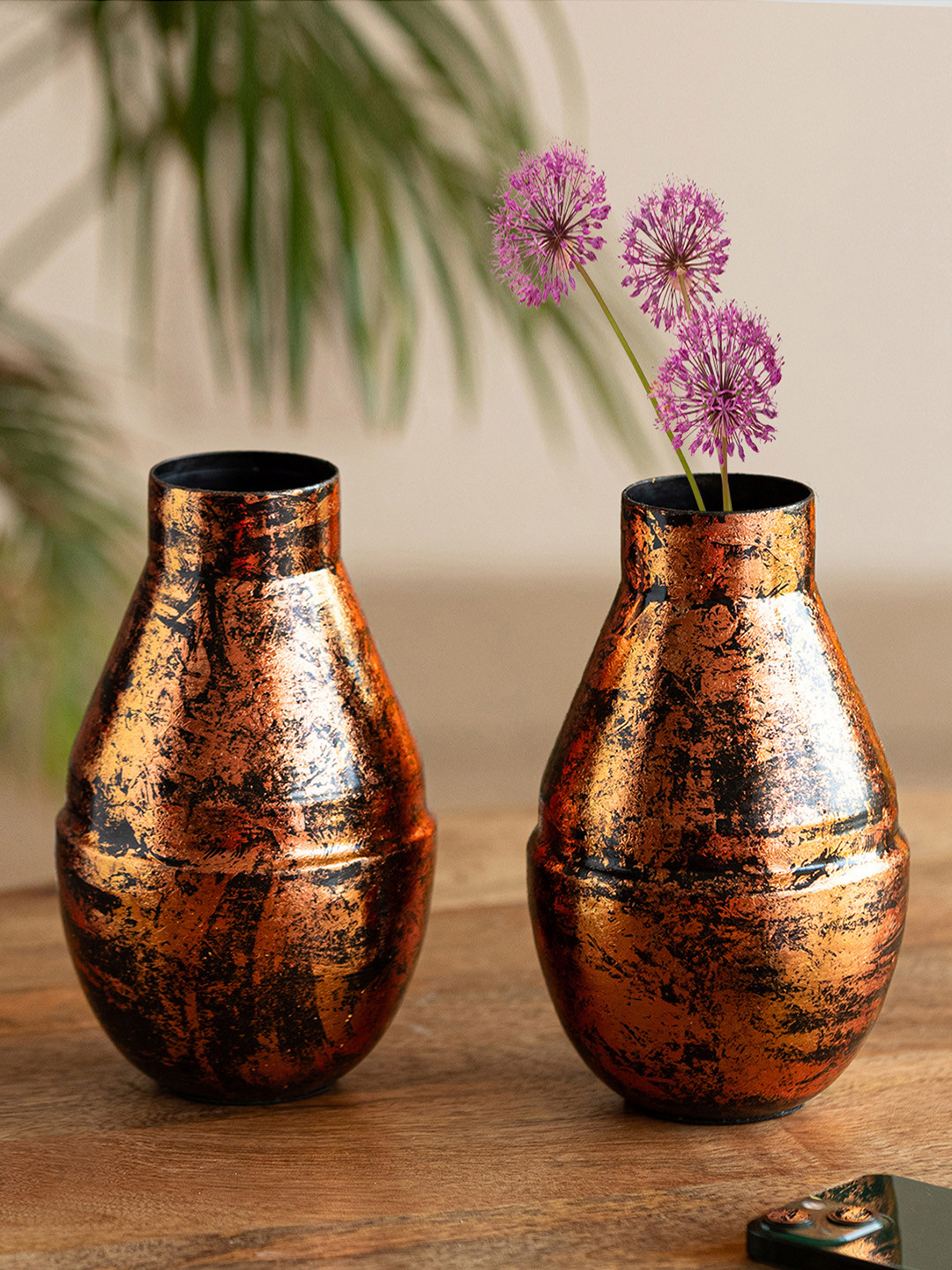 ExclusiveLane Copper Ore Black 2 Pieces Metal Vases