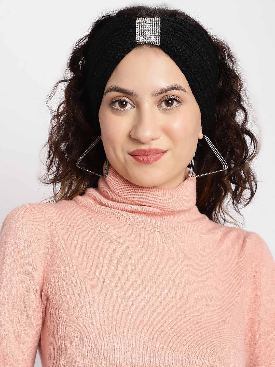 ELLIS Embroidered Acrylic Chill Wrap