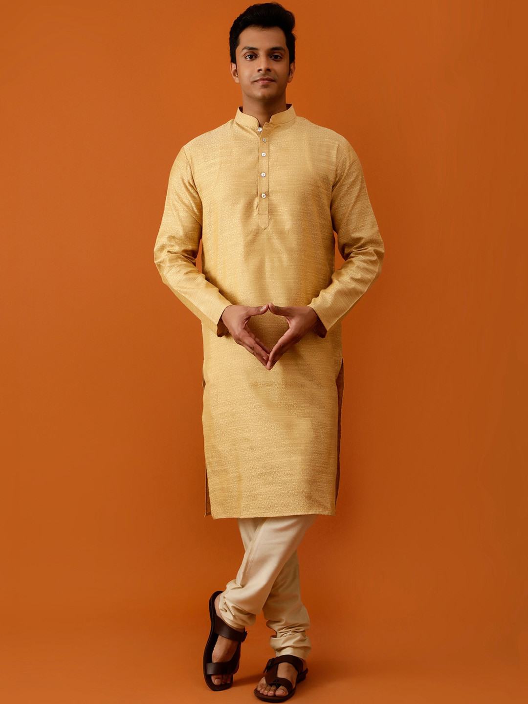 Streaks & Crosses Ethnic Motifs Printed Regular Kurta With Pyjamas