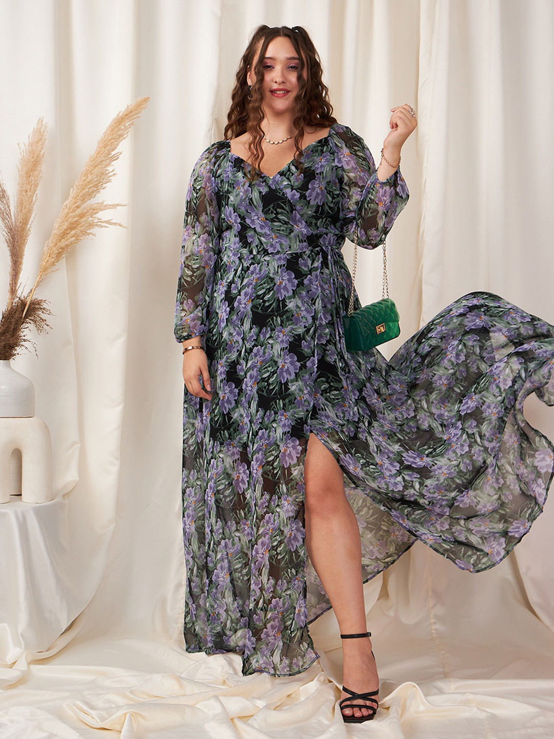 Berrylush Curve Black Floral Printed Georgette Fit & Flare Maxi Dress