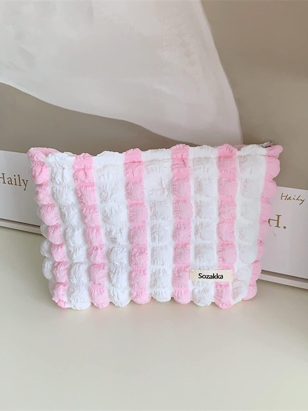 HOUSE OF QUIRK White & Pink Textured Waterproof Travel Accessory