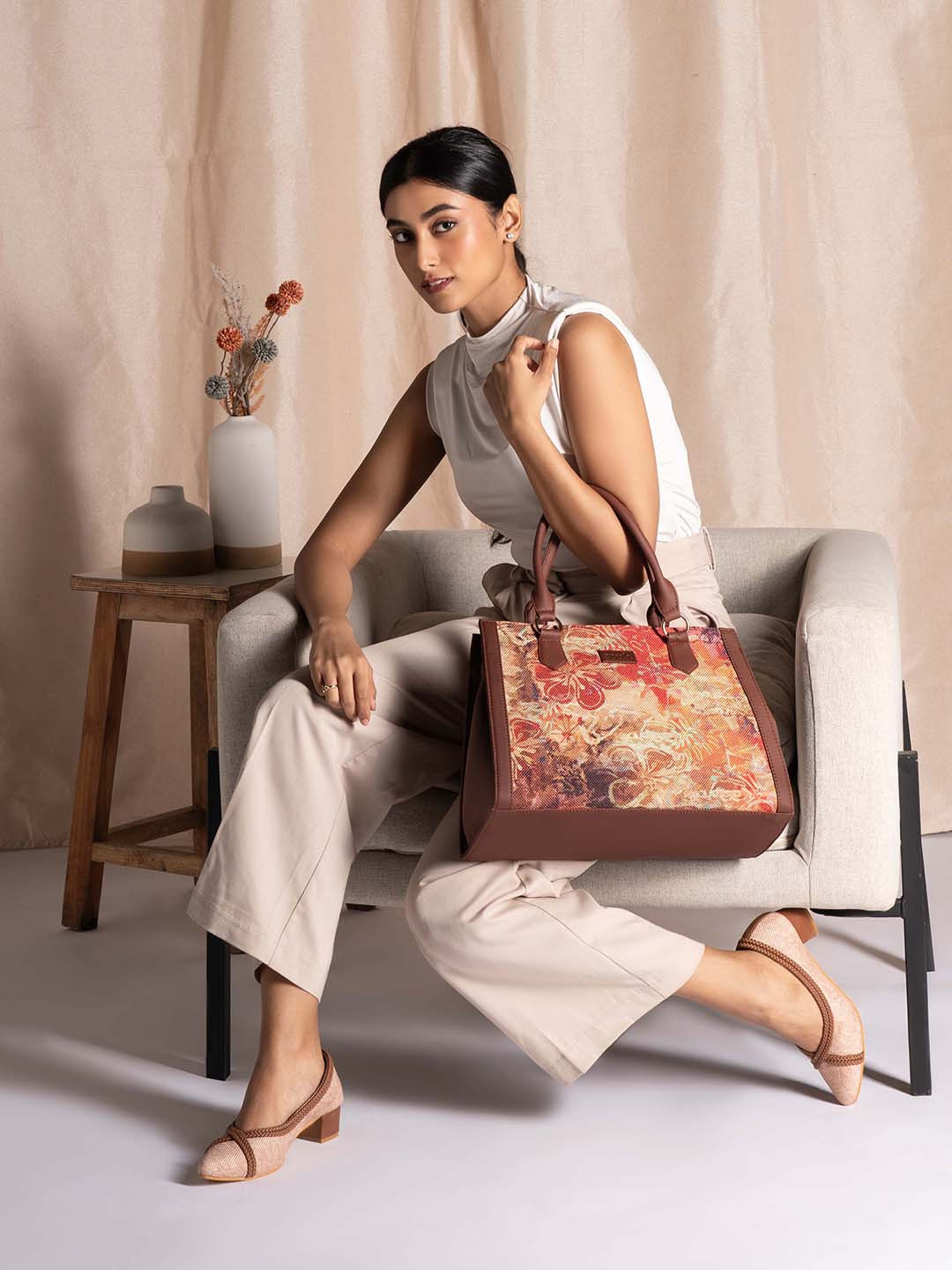 ZOUK FloLov Printed Structured Jute Classic Handheld Bag