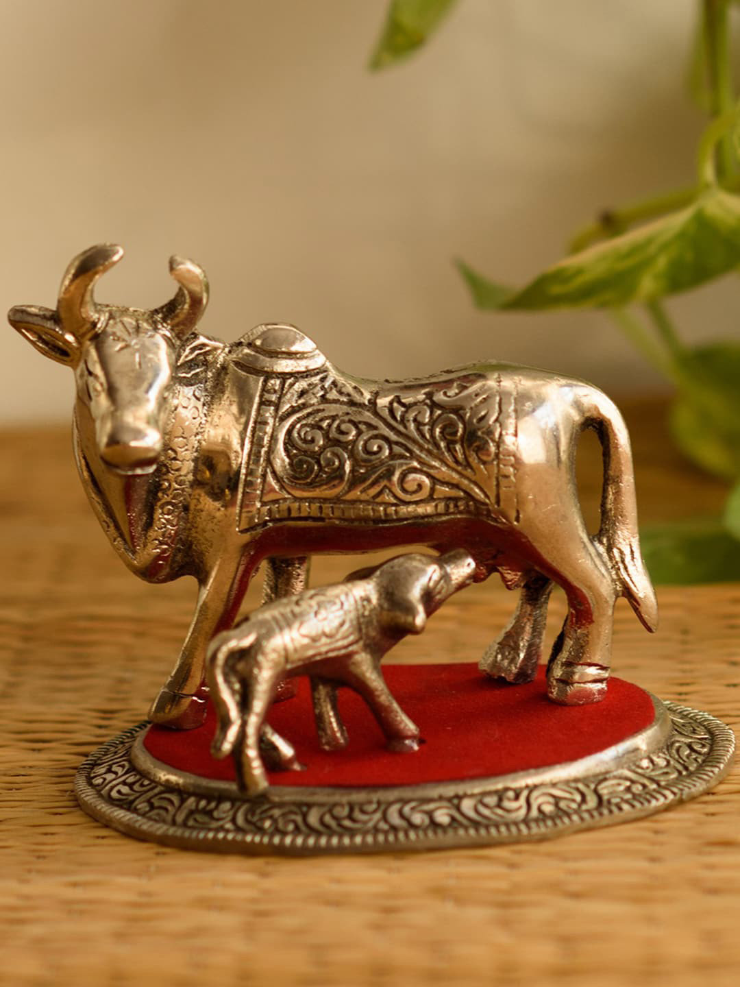 eCraftIndia Cow and Calf Silver Metal Metallic Living Room Medium Showpiece - 3.9 Inches