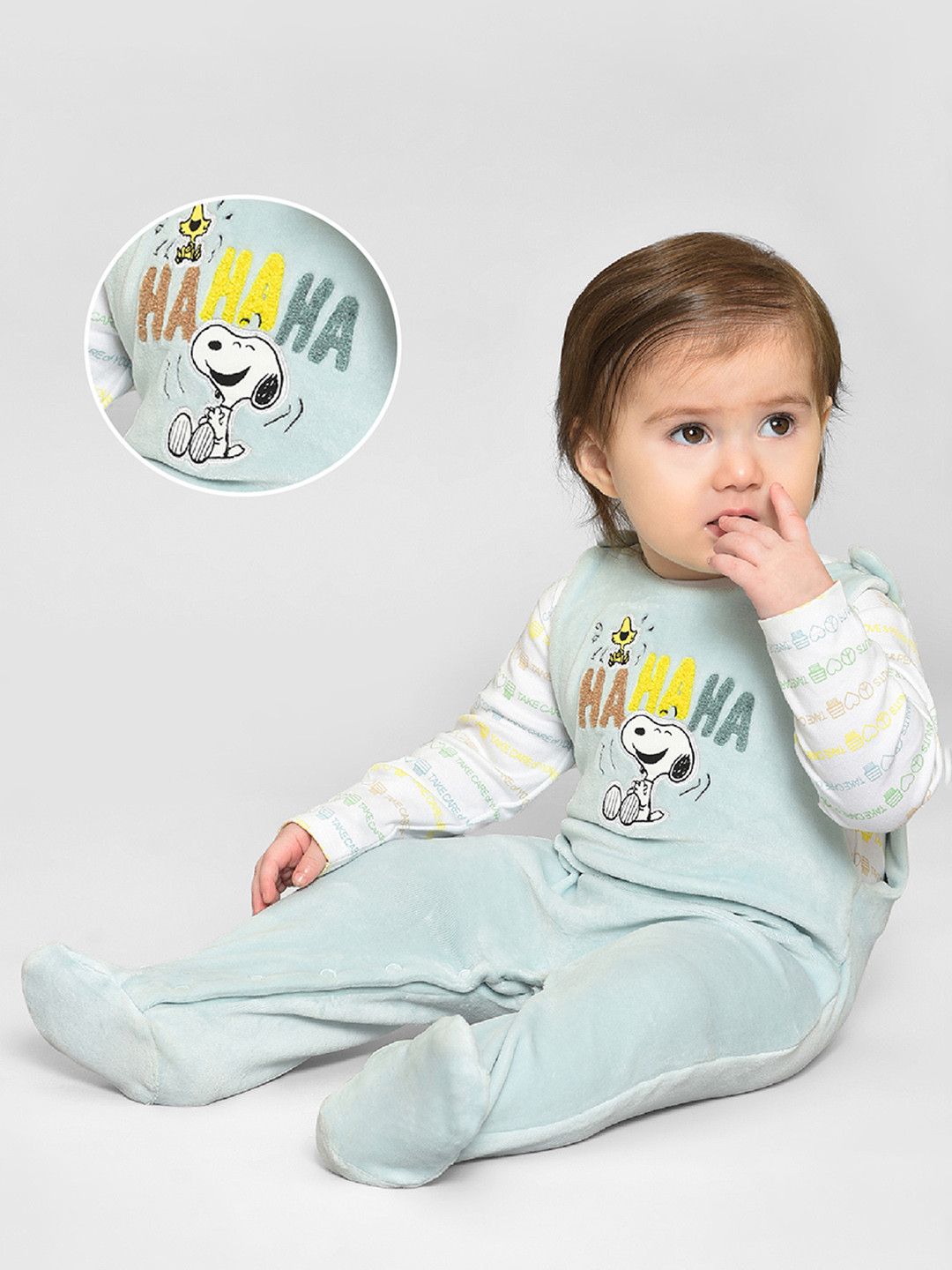 MiArcus Infants Peanuts Printed Sleepsuit With Bodysuit