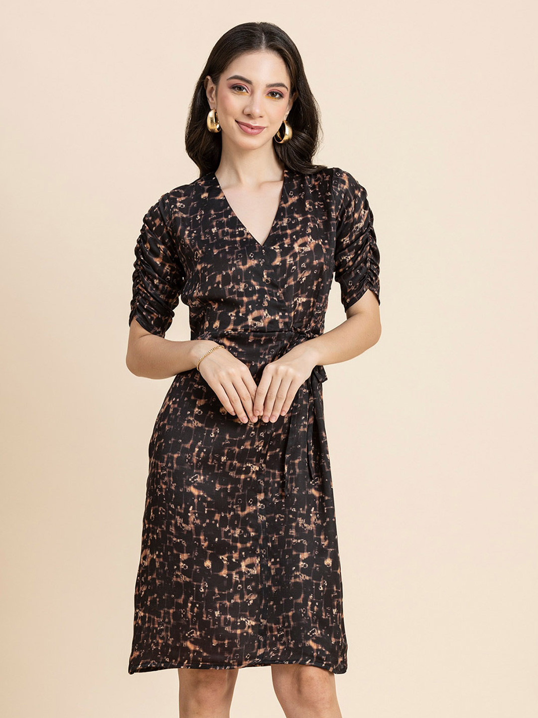 Moomaya Abstract Printed V-Neck Short Ruched Sleeves Tie-Up Wrap Dress