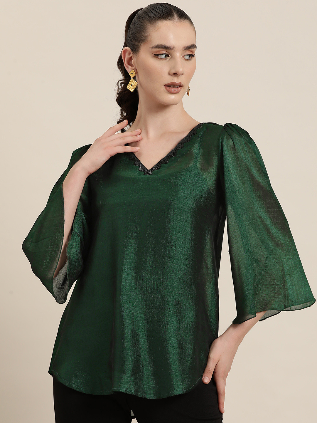 Qurvii Green Bell Sleeve Top