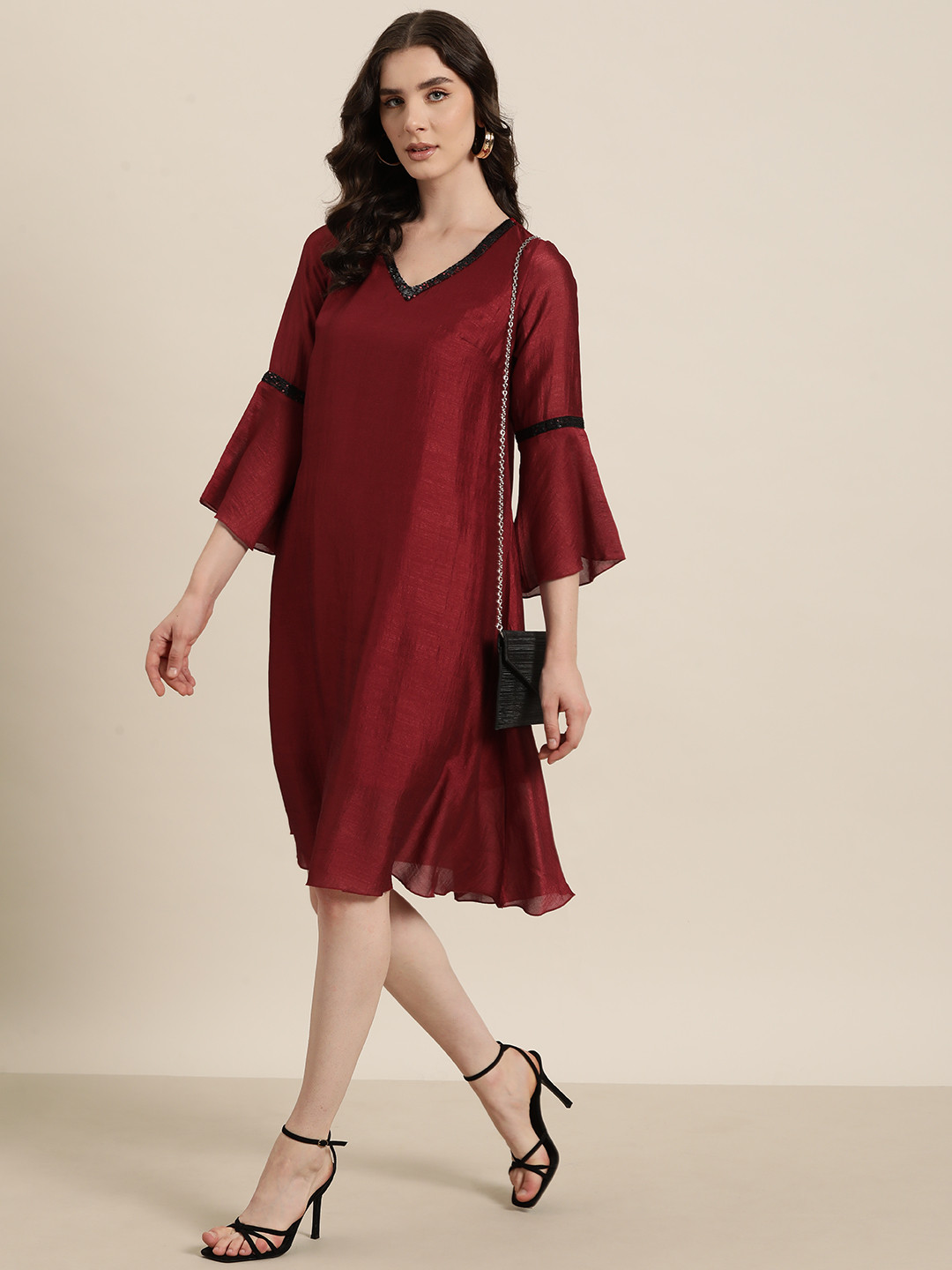 Qurvii Maroon Bell Sleeve A-Line Dress