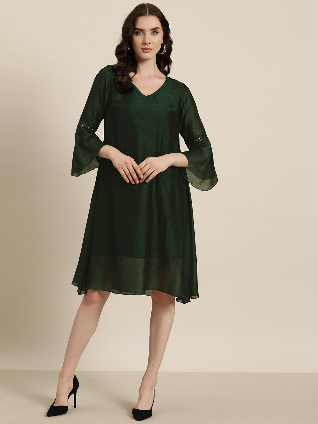 Qurvii Green Bell Sleeve A-Line Dress