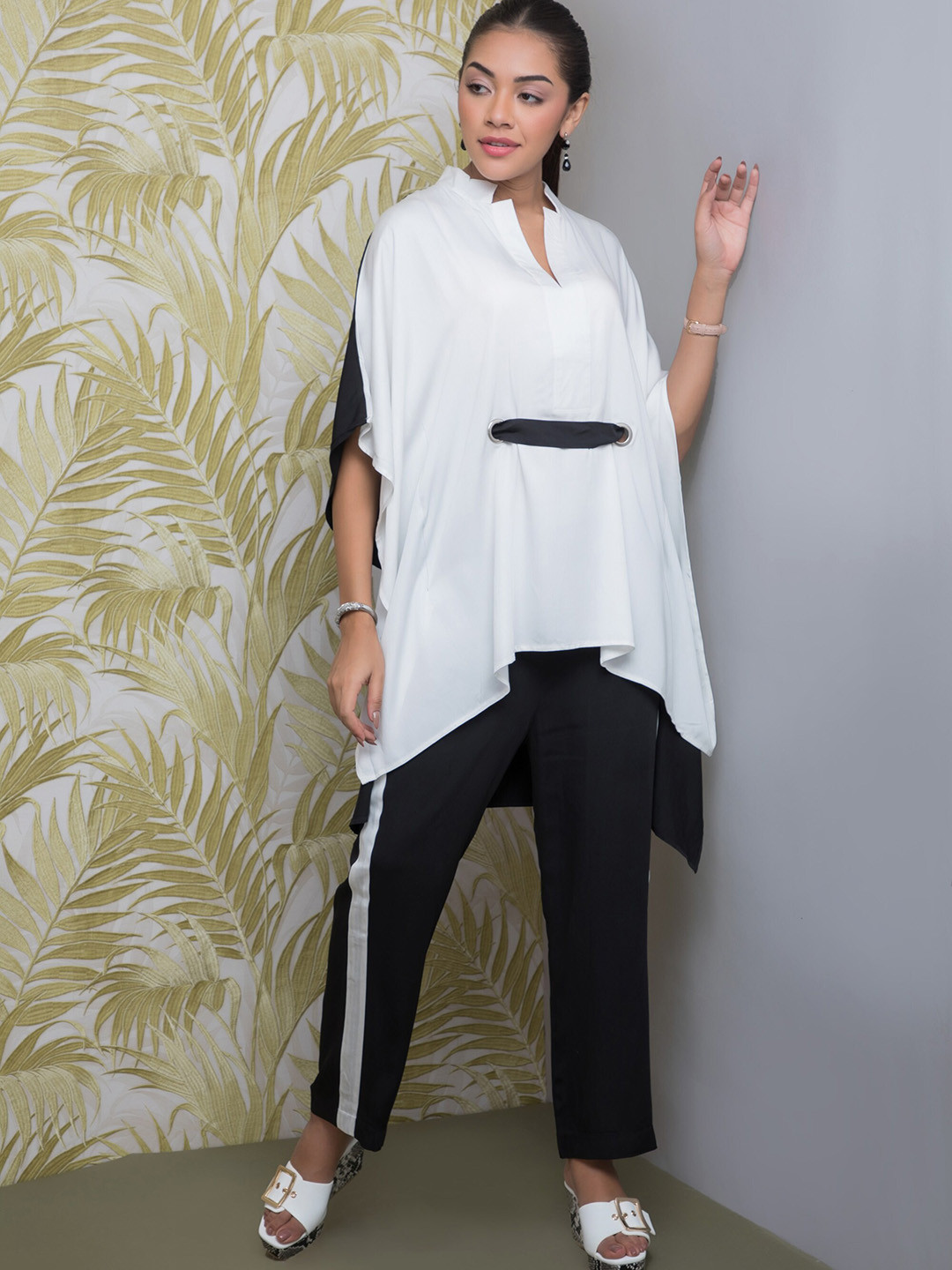 Rhe-Ana Mandarin Collar Flared Sleeve Assymetric Kaftan Co-Ords With Belt